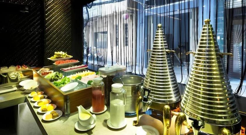 The White Hotel 8A Thai Van Lung Ho Chi Minh-stad Buitenkant foto